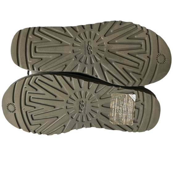 UGG Mini Bailey Bow Boot 🎀 - Picture 4 of 6